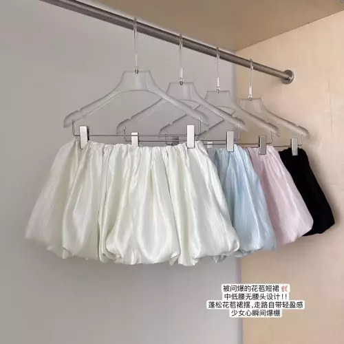 노브랜드 꽃봉오리 실루엣 벌룬 미니 스커트
