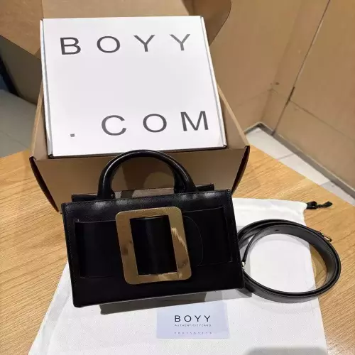 보이 바비 카프스킨 버클 핸들 토트백