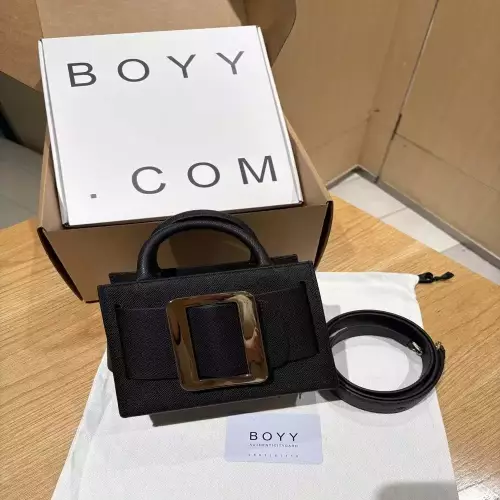 보이 바비 와이드 버클 송아지가죽 토트백